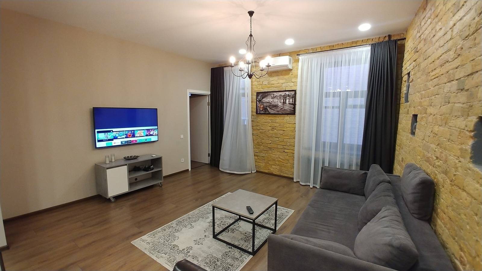 Cały apartament wypoczynkowy, One bedroom. 4b Shota Rustaveli St. Mandarin Plaza in Kijów, Ukraina