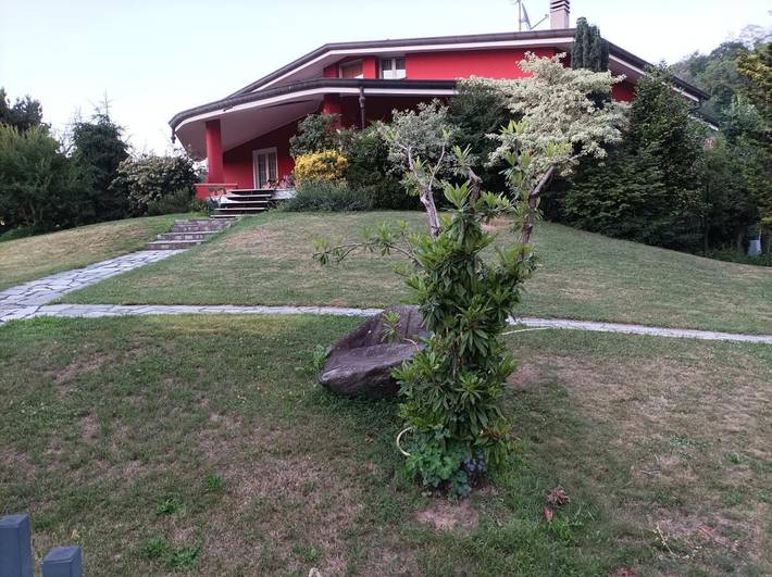 Casa vacanza per 3 persone, con Balcone e Terrazza nonché Giardino a Borgomanero