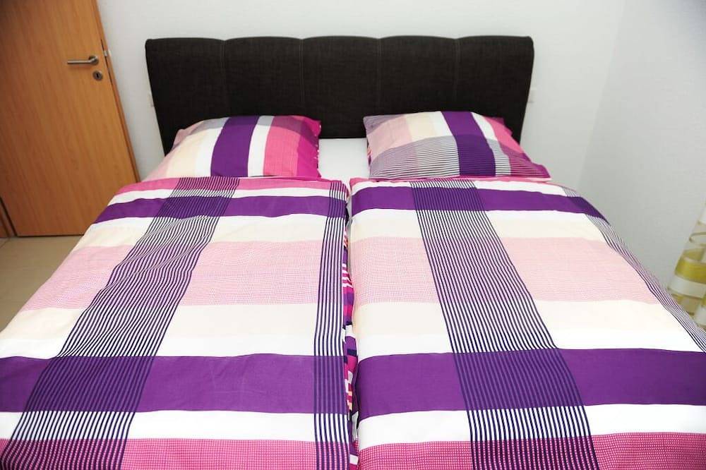 Entire apartment, Family-friendly apartment. Right in Tettnang. With terrace. Own parking lot. in Tettnang, Bodenseekreis