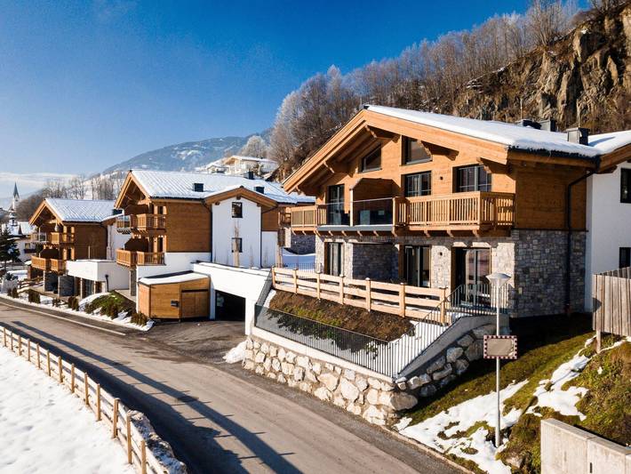 Ferienhaus für 10 Personen, mit Balkon und Balkon/Terrasse sowie Terrasse und Garten in Uttendorf