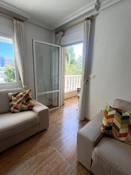 Appartement entier, Casa La Marina spacious apartment 100m in La Marina, Elche