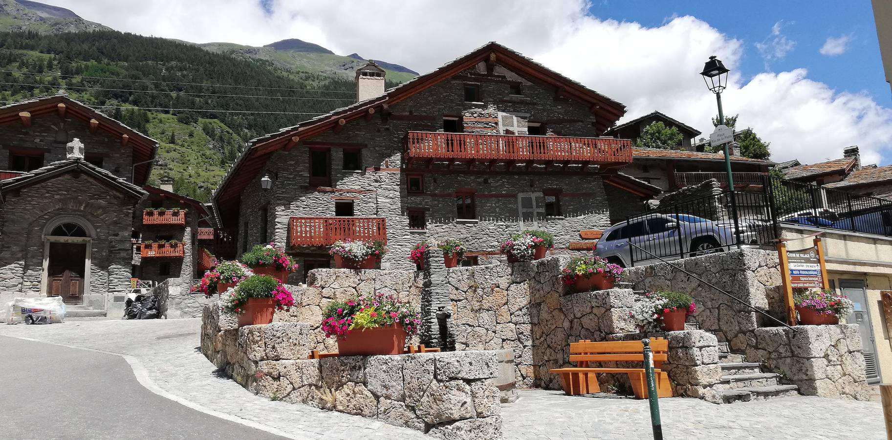 Appartement entier, Appartement "Le Génépi" avec vue sur les montagnes, balcon et Wi-Fi in Lanslebourg-Mont-Cenis, Région de Saint-Jean-de-Maurienne