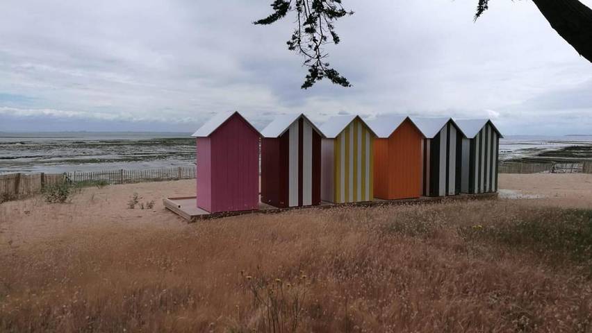 Location de vacances pour 6 personnes, avec terrasse dans Office De Tourisme De La Bree Les Bains - 2