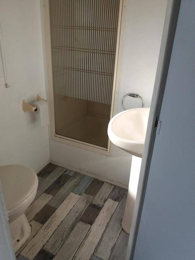 Camping pour 5 personnes, avec jardin ainsi que jacuzzi et piscine à Gassin - 4