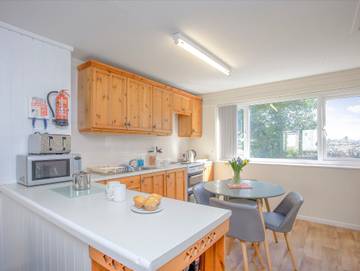 Chalet for 4 People in Cornwall, South West England, Photo 2
