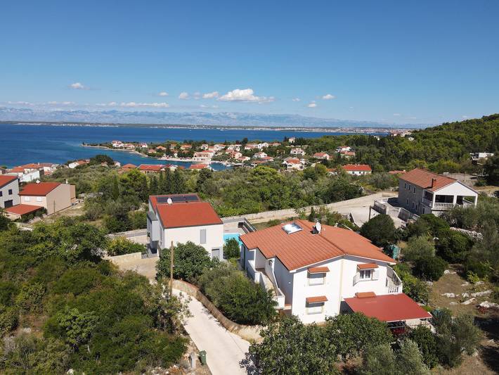 Smještaj za odmor za 6 osoba, s Pogled na ocean i Balkon/terasa, kao i Vrt u Lukoran