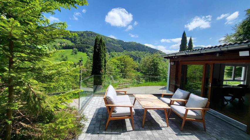 Ferienhaus für 8 Personen, mit Garten und Ausblick in Todtnau