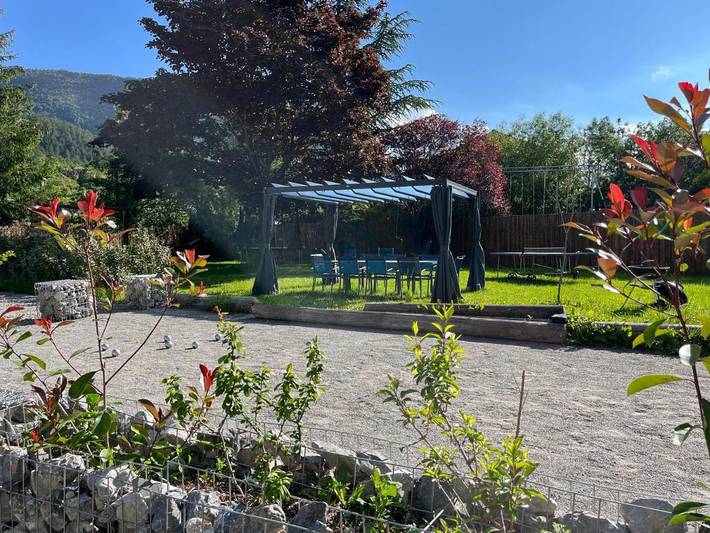 Location de vacances pour 9 personnes, avec sauna ainsi que vue et jardin à Veynes - 2