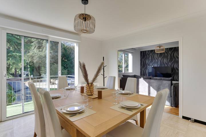 Location de vacances pour 6 personnes, avec Balcon et Jardin à Bruz