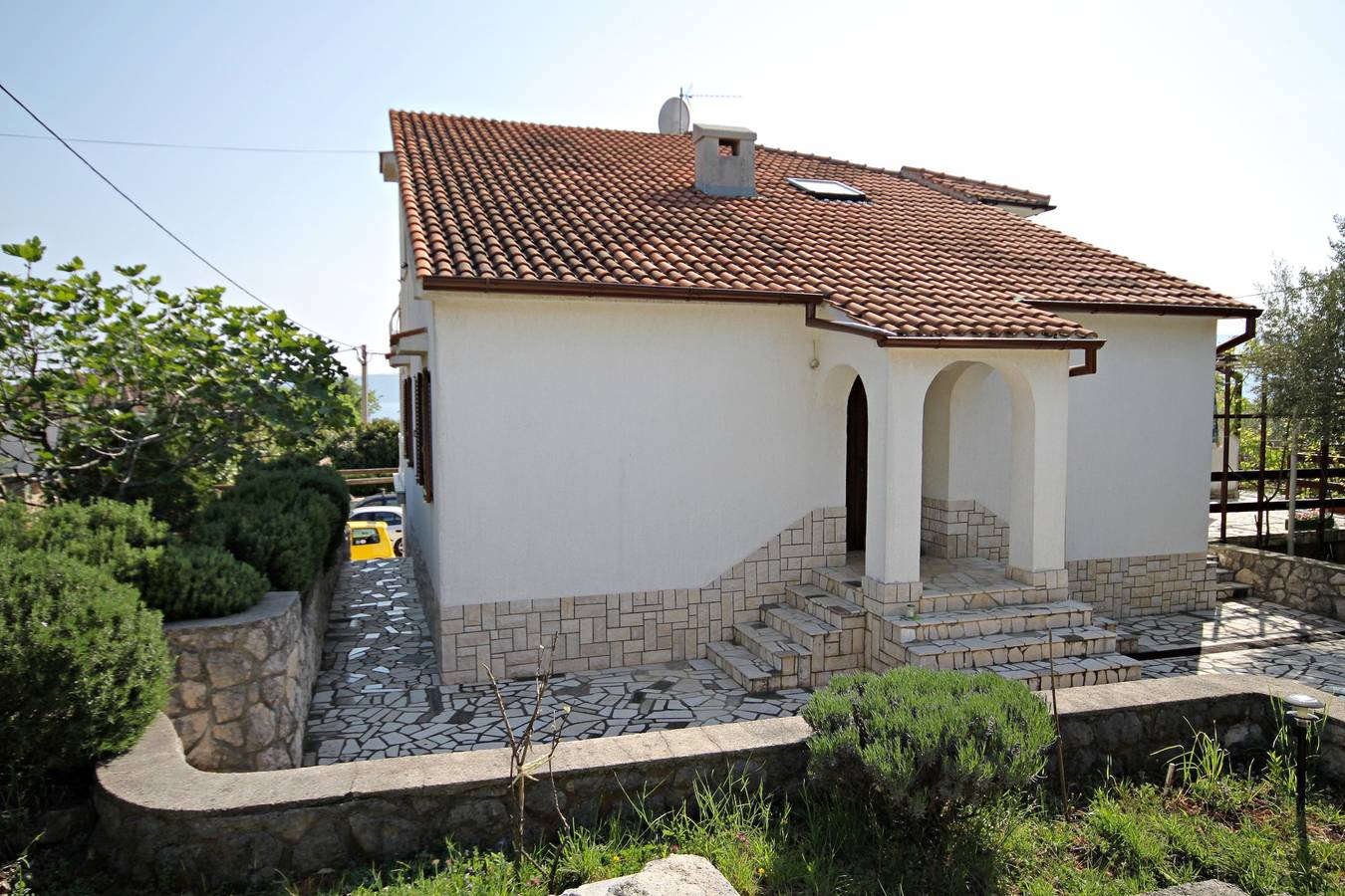 Ganze Wohnung, 1-Zimmer-Ferienwohnung mit Terrasse und Meerblick Pinezici, Krk A-5319-a in Pinezici, Krk