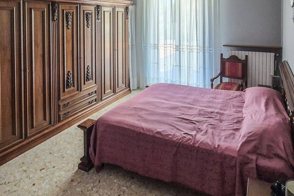Apartamento entero, Delia - Apartment with a balcony in Avellino, Provincia d'Avellino