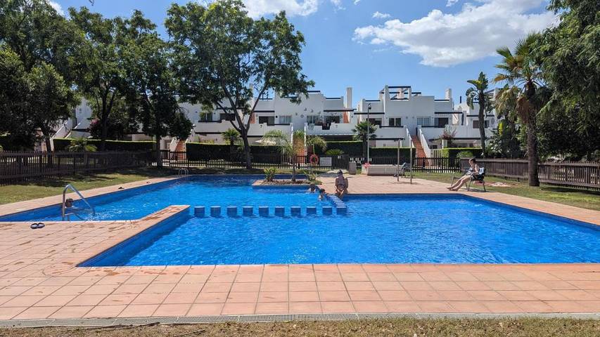 Apartamento para 6 personas, con Terraza además de Jardín y Piscina en Condado de Alhama