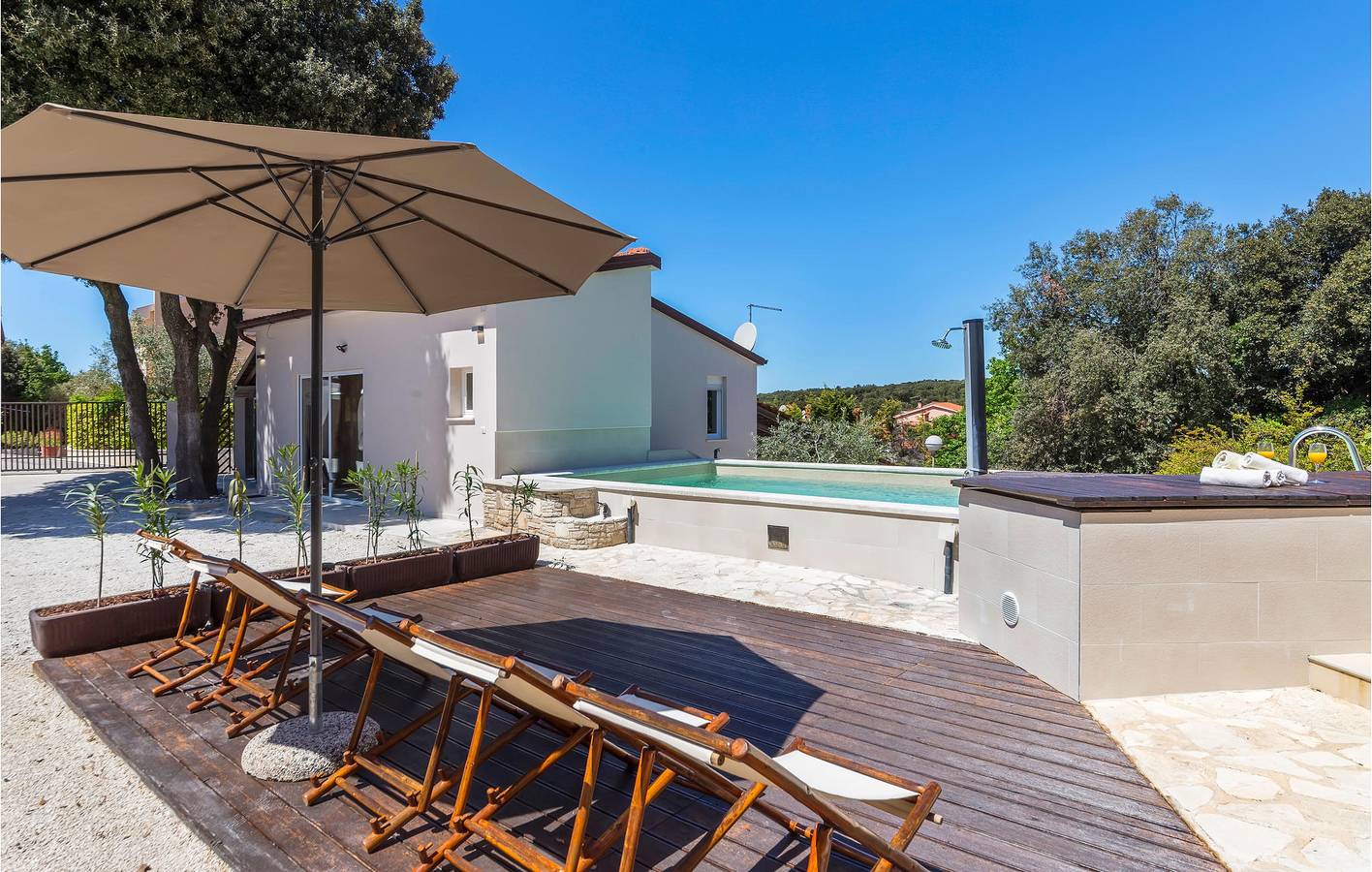 Ganze Ferienwohnung, Ferienwohnung für 5 Personen mit Terrasse in Medulin, Südküste Istrien