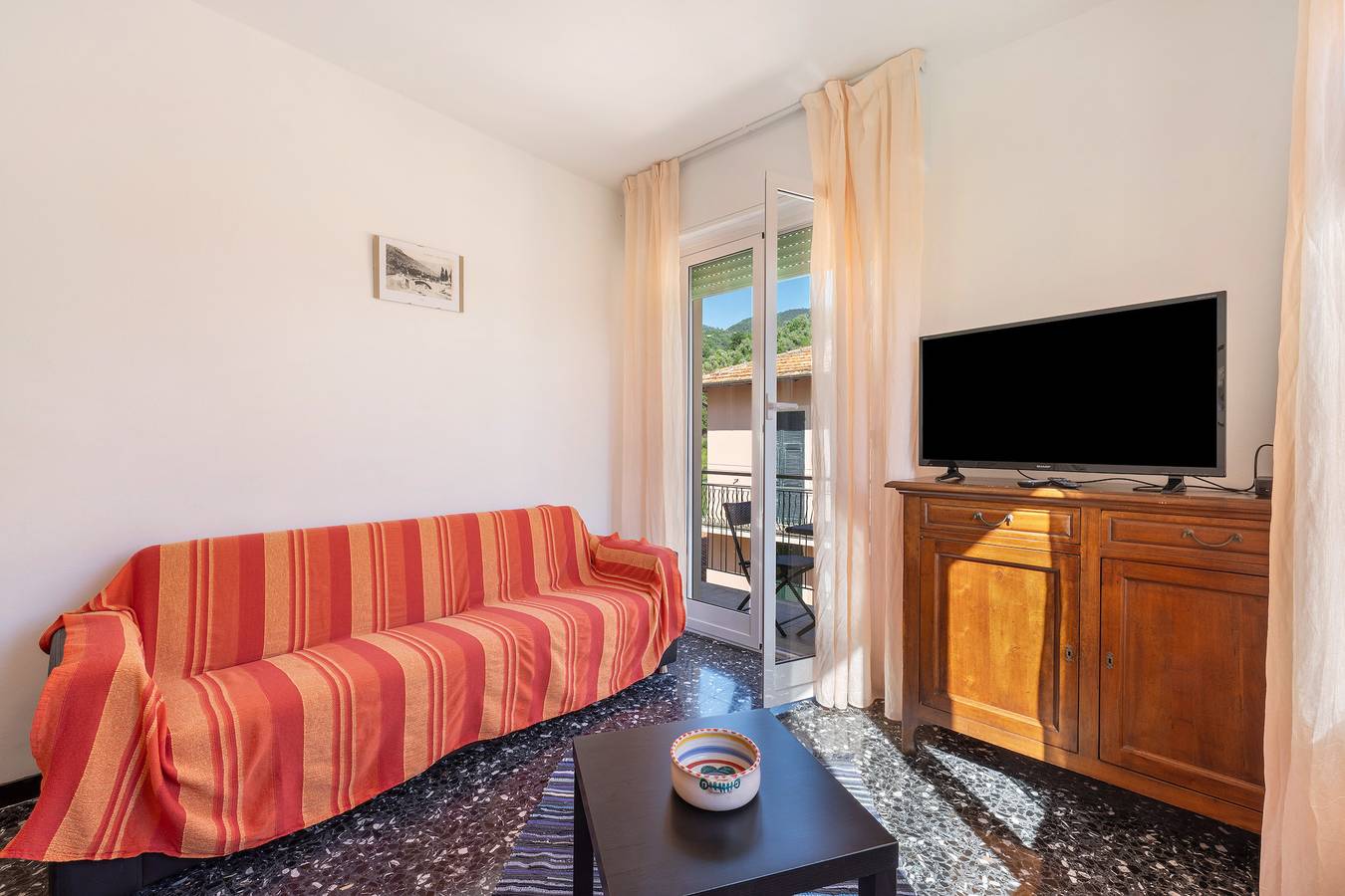 Appartamento intero, Appartamento '6 Posti Letto' con balcone e Wi-Fi in Moneglia, Riviera di Levante