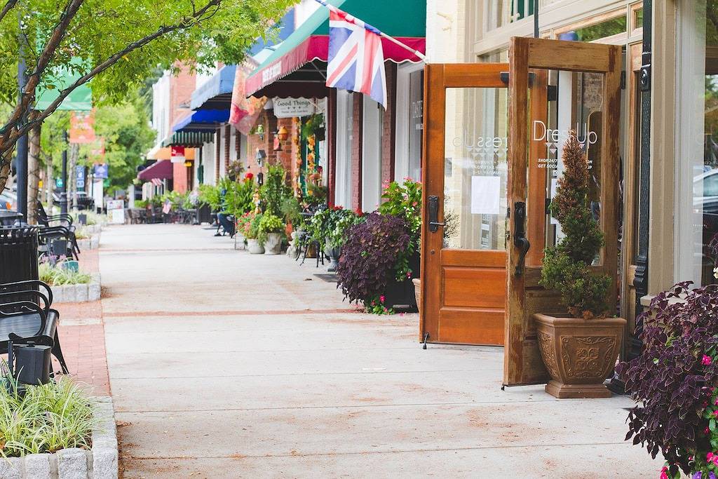 Das Autry House, 3B / 2B Möblierte Monatsmiete in Historic Norcross in Norcross, Gwinnett County