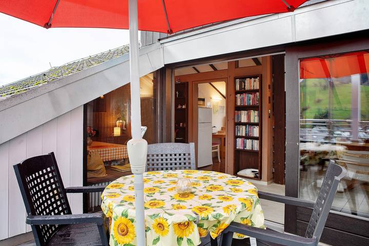 Ganze Wohnung, Haus Palais mit überdachtem Balkon und Bergblick sowie Wlan in Untermünstertal, Münstertal