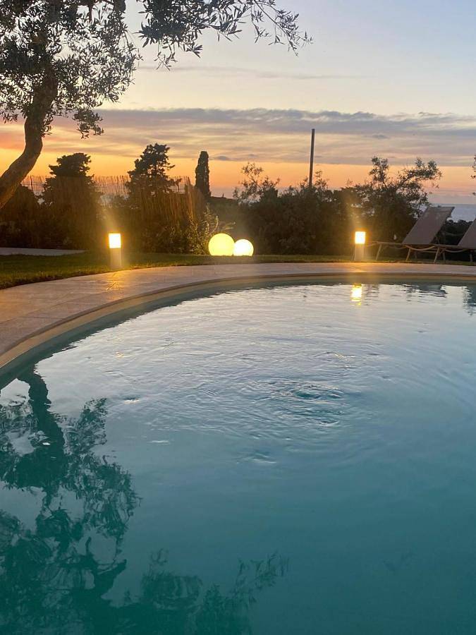 Villa Otto Ulivi con Piscina Privata in Terrasini, Provincia di Palermo
