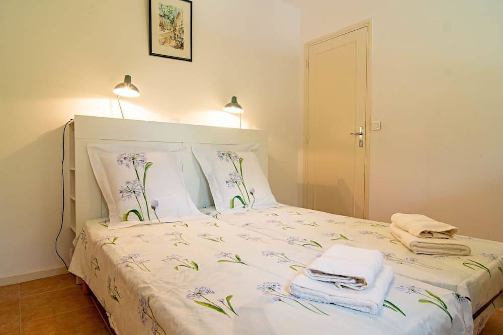 Stunning private villa for 6 people with Wifi, private pool, Tv, terrace and pets allowed in Figanières, Draguignan region