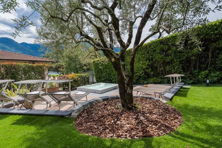 Villa per 7 persone, con Balcone e Idromassaggio nonché Terrazza e Giardino a Lenno (Italia)