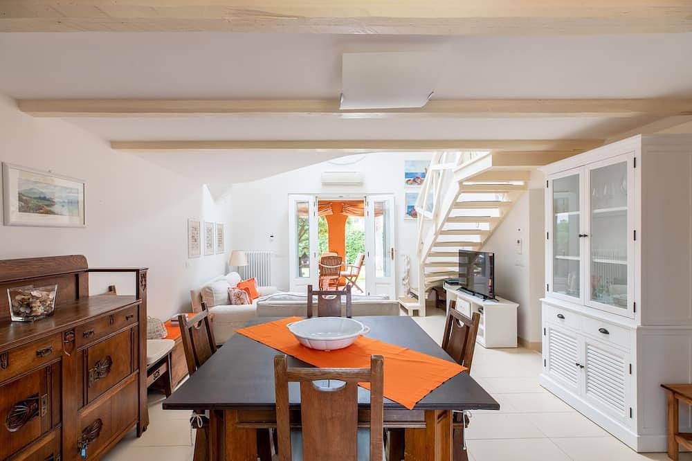 Villa Piccola Duna mit Blick auf das Meer exklusiven direkten Zugang zum 50 m langen Strand in Fondi, Pontinische Ebene