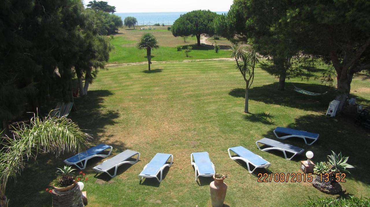 Finca Malyma with 2 villas and 1 apartment, beach front 10,000m2 botanic garden in Playa del Faro de Trafalgar, Barbate
