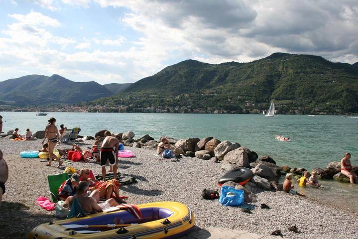 Camping für 5 Personen, mit Pool und Kinderpool sowie Terrasse in San Felice del Benaco - 3