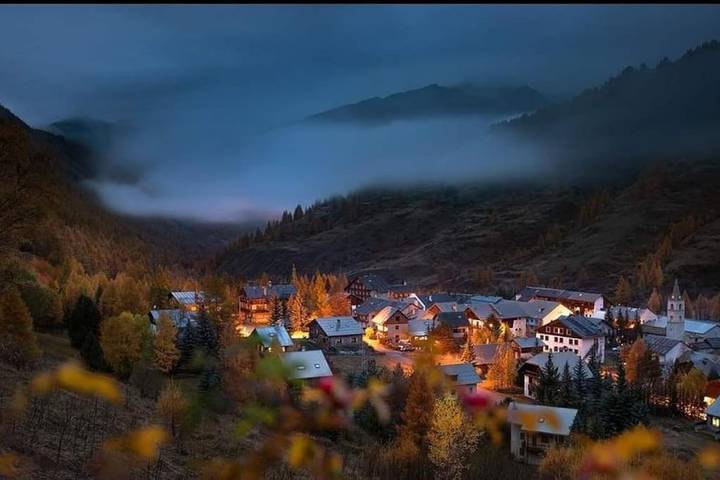 Gîte pour 10 personnes, avec jardin et jacuzzi à Ristolas - 4