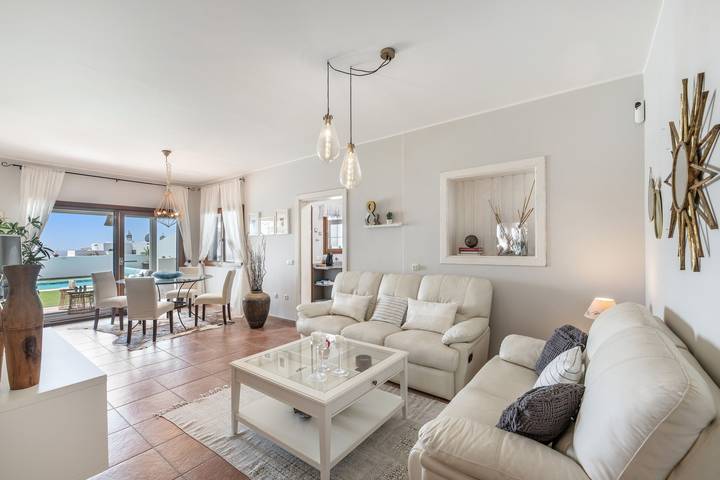 Ferien 'Las Buganvillas' mit Meerblick, Privatem Pool und Wi-Fi in Playa Blanca, Yaiza