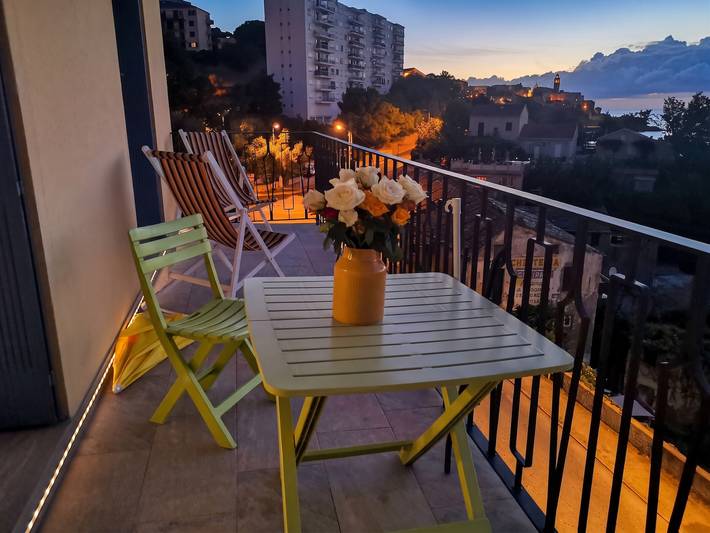 Gîte pour 2 personnes, avec Balcon/Terrasse et Terrasse à Bastia - 4