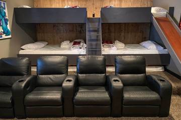 Log Cabin for 20 Guests in Brian Head, Iron County (UT), Picture 1