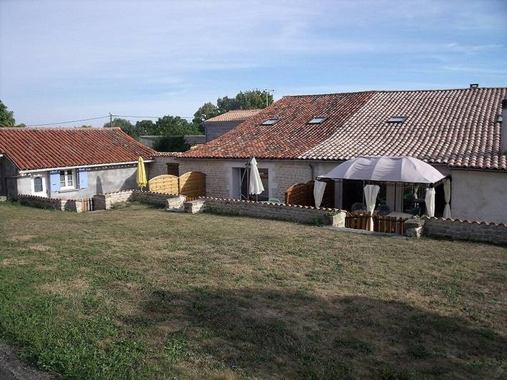 Gîte pour 2 personnes, avec jardin ainsi que terrasse et piscine en Charente-Maritime - 3