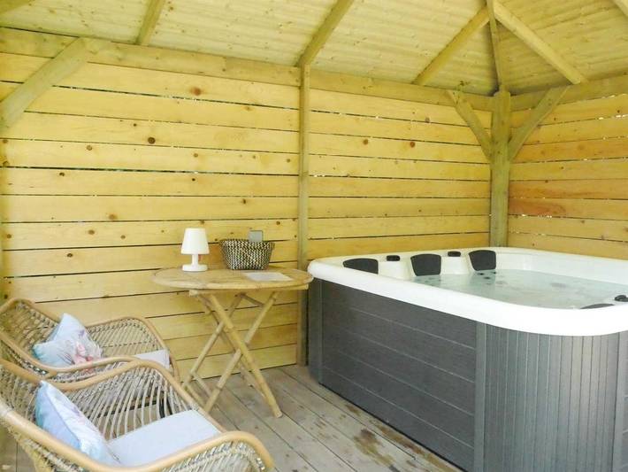 Gîte pour 9 personnes, avec piscine et jacuzzi ainsi que terrasse et jardin à Narbonne - 3