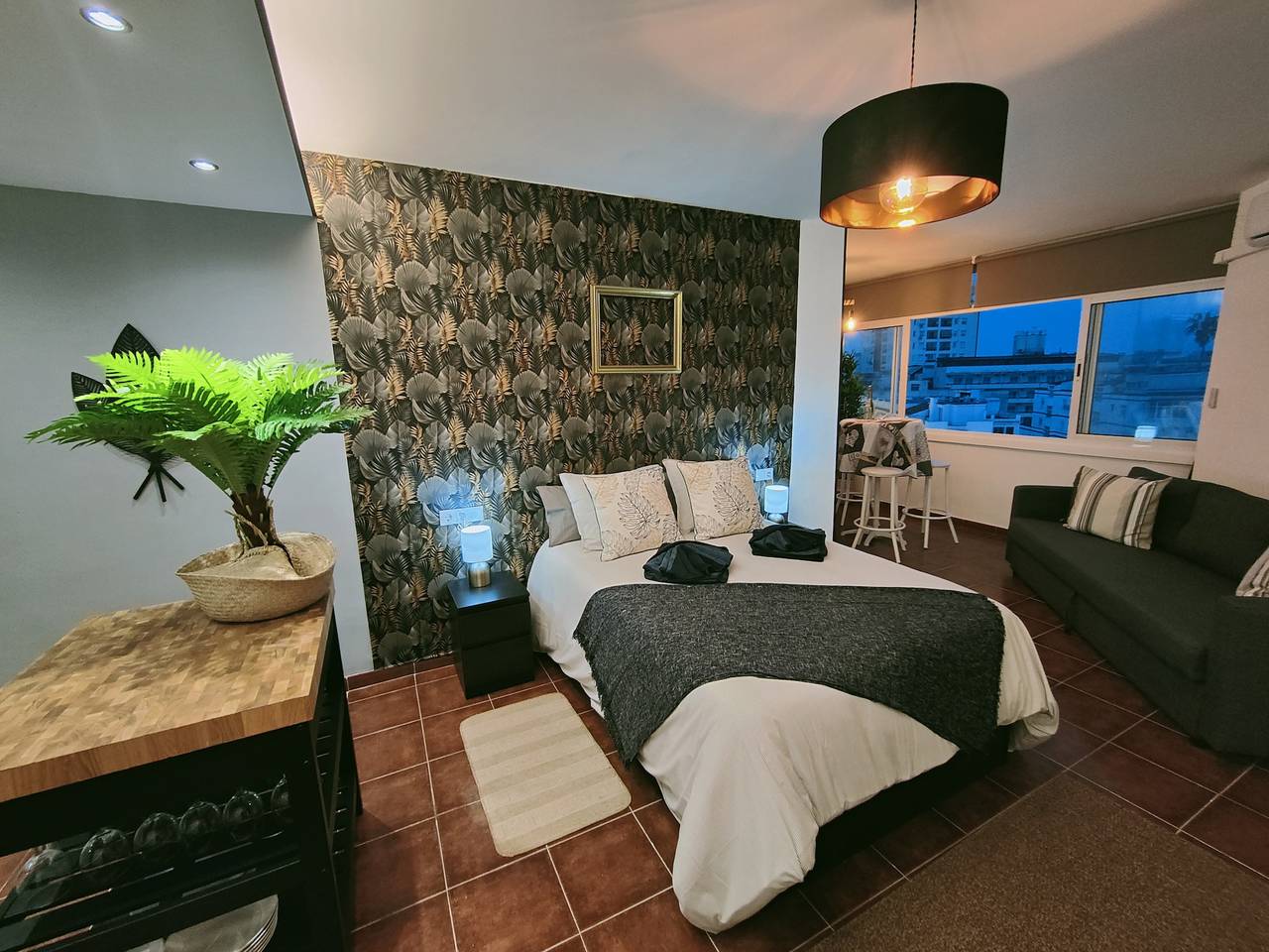 Entire vacation apartment, Palm View Apartment. City center with sea views in Torremolinos Centre, Torremolinos