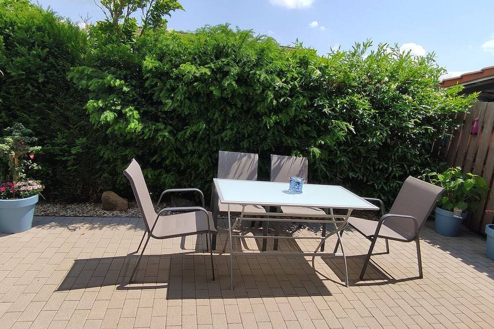 Ganze Wohnung, Kleine, liebevoll eingerichichtete Ferienwohnung mit Terrasse in Taunusstein, Südhessen