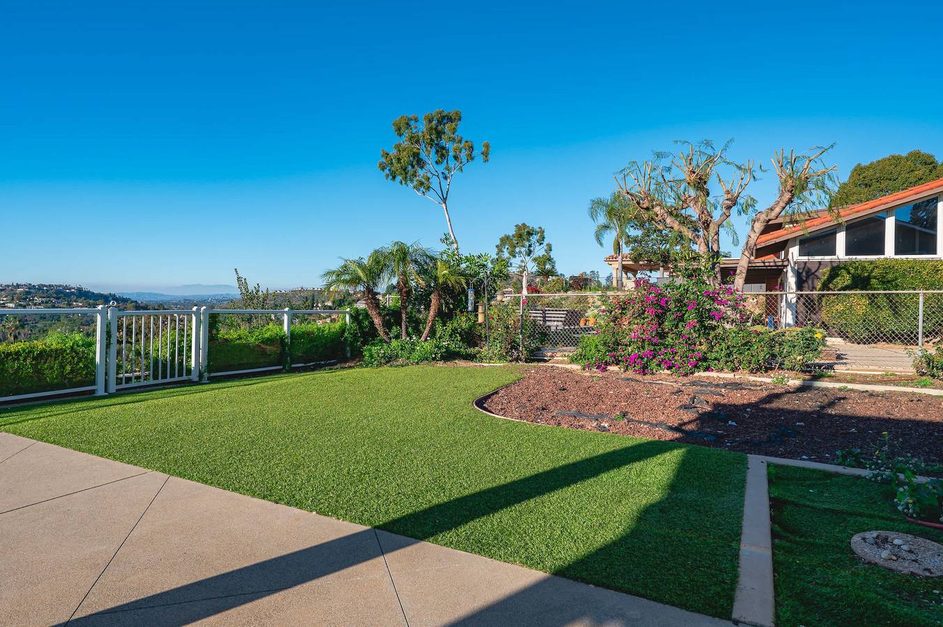 Luxury Hilltop Pool Villa with Stunning City Views in Condado de Orange