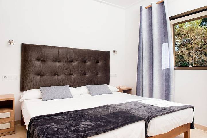 Ferienhaus für 8 Personen, mit Terrasse und Garten in Cala Bona - 3