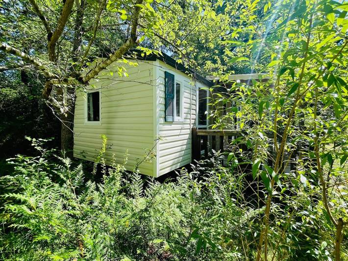 Mobil home pour 3 personnes, avec piscine et terrasse à Camon - 3