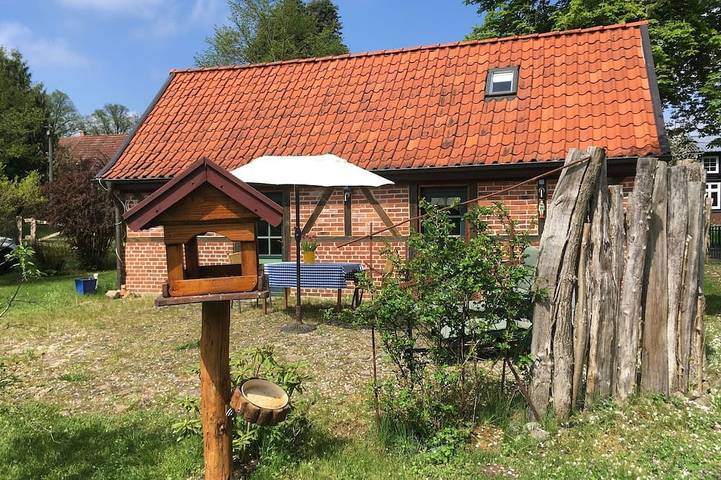 Ferienhaus für 2 Personen, mit Terrasse und Garten in Vellahn