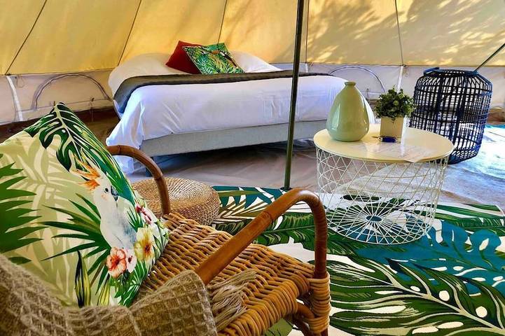 Gîte pour 2 personnes, avec jardin à Chaix