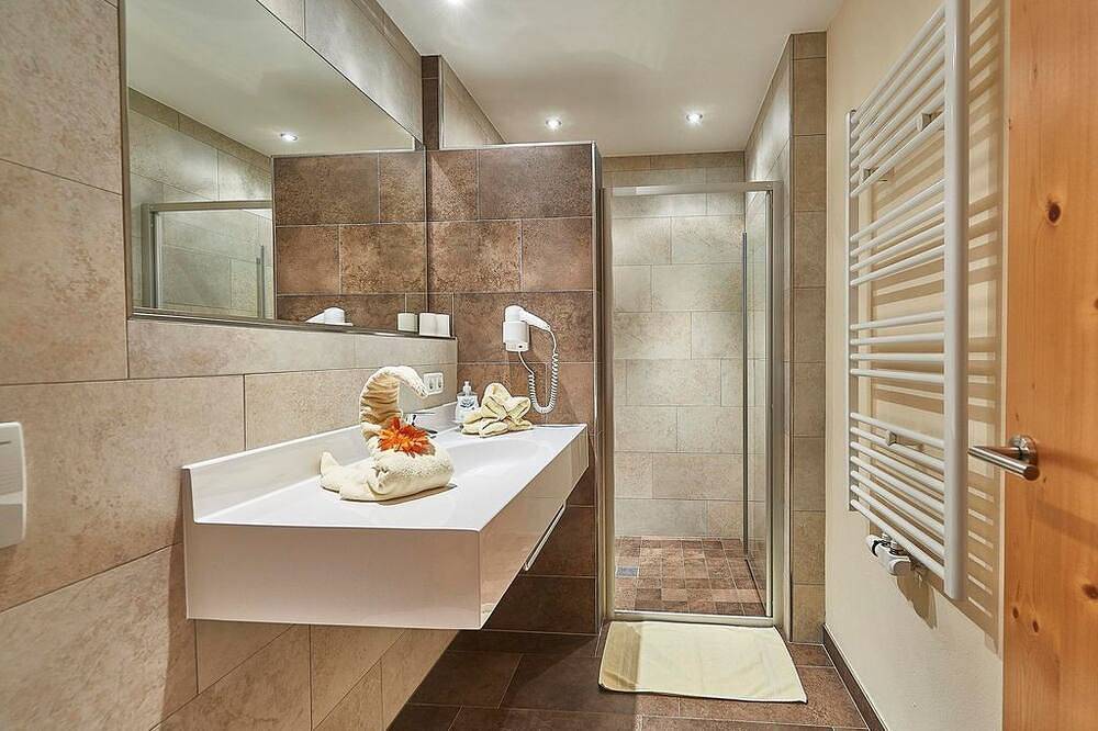 Hotelappartement/1 Schlafraum/Bad, Wc - Hotel Gasthof Schweizerhaus in Stuhlfelden, Pinzgau
