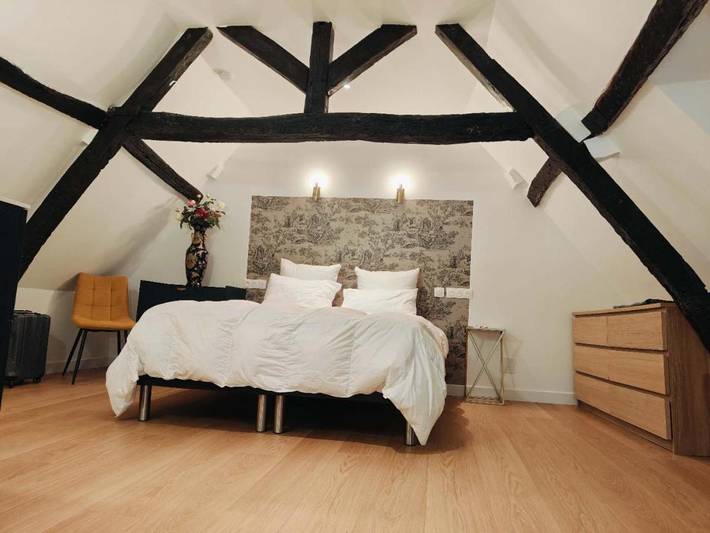Appartement de vacances pour 4 personnes, avec Jacuzzi et Terrasse ainsi que Jardin et Vue à Compiègne