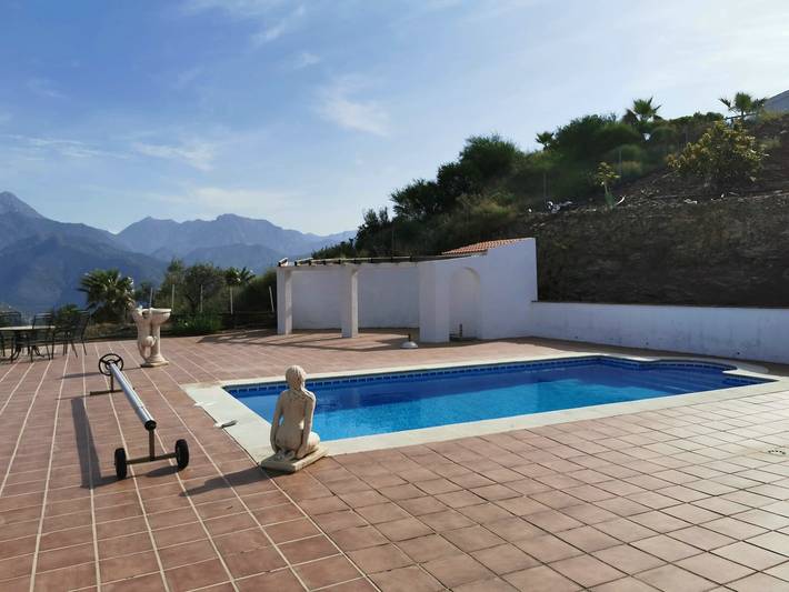 Villa 'Santomera' with Mountain View, Wi-Fi and Air Conditioning in Cómpeta, Costa del Sol