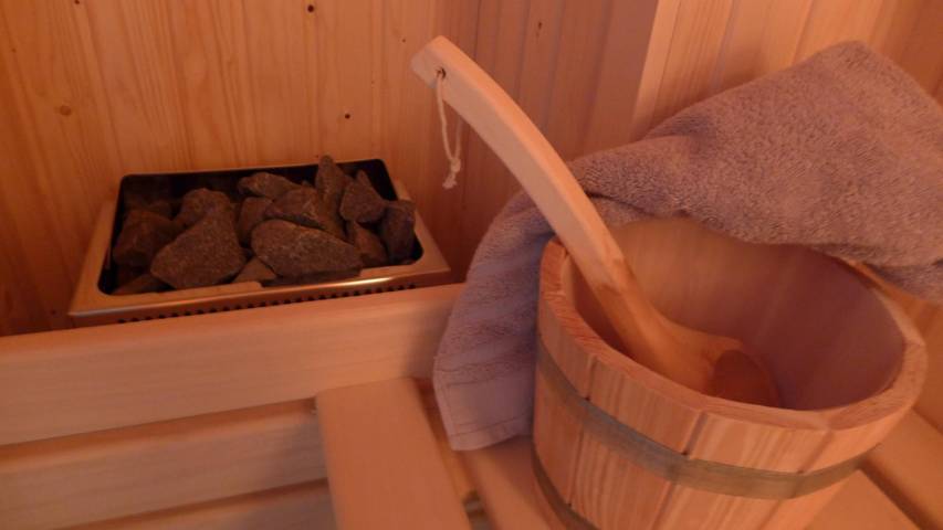 Gîte pour 6 personnes, avec jacuzzi et sauna à Le Malzieu-Ville - 2