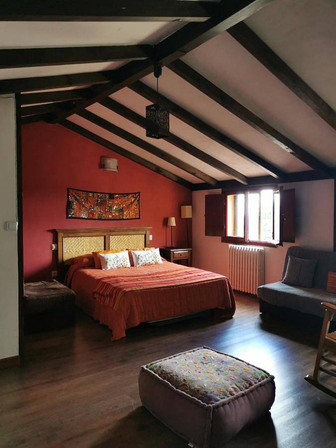 Three-Bedroom House in Torrecaballeros, Provincia de Segovia