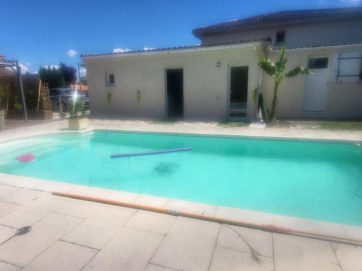 Appartement de vacances pour 2 personnes, avec jardin ainsi que terrasse et piscine