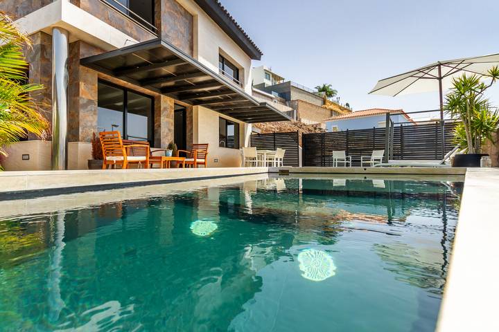 Casa de bem-estar com sauna, terraço, piscina aquecida, vistas magníficas e Wi-Fi in Tabaiba, El Rosario