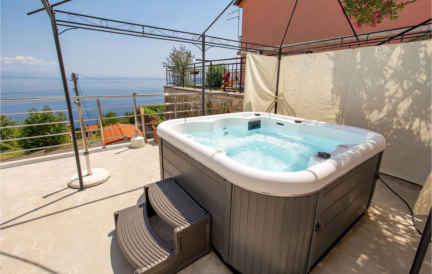 Ganze Ferienwohnung, Ferienwohnung für 4 Personen mit Terrasse in Moscenicka Draga, Opatija Riviera
