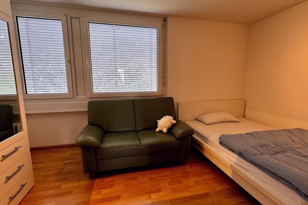 Ganze Wohnung, Voll möblierte 3-Zimmer Wohnung in der Reutlinger Oststadt in Reutlingen, Neckar-Alb