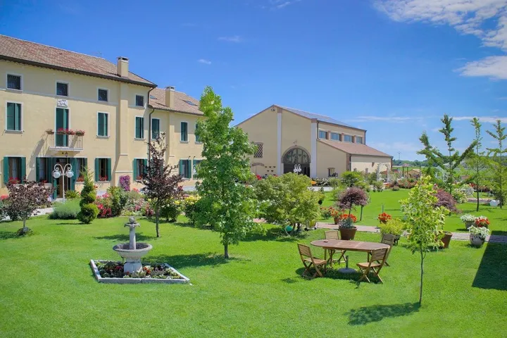 Room for 3 people, with pool and garden, with pets - 1