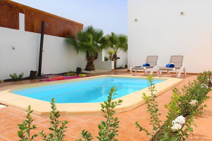Casa rural para 4 personas, con vistas además de jardín y piscina en La Oliva - 4